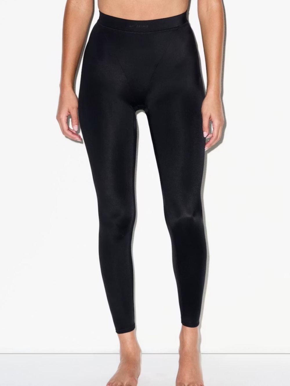 NWT NikeSkims Shine V-Line 26” Leggings